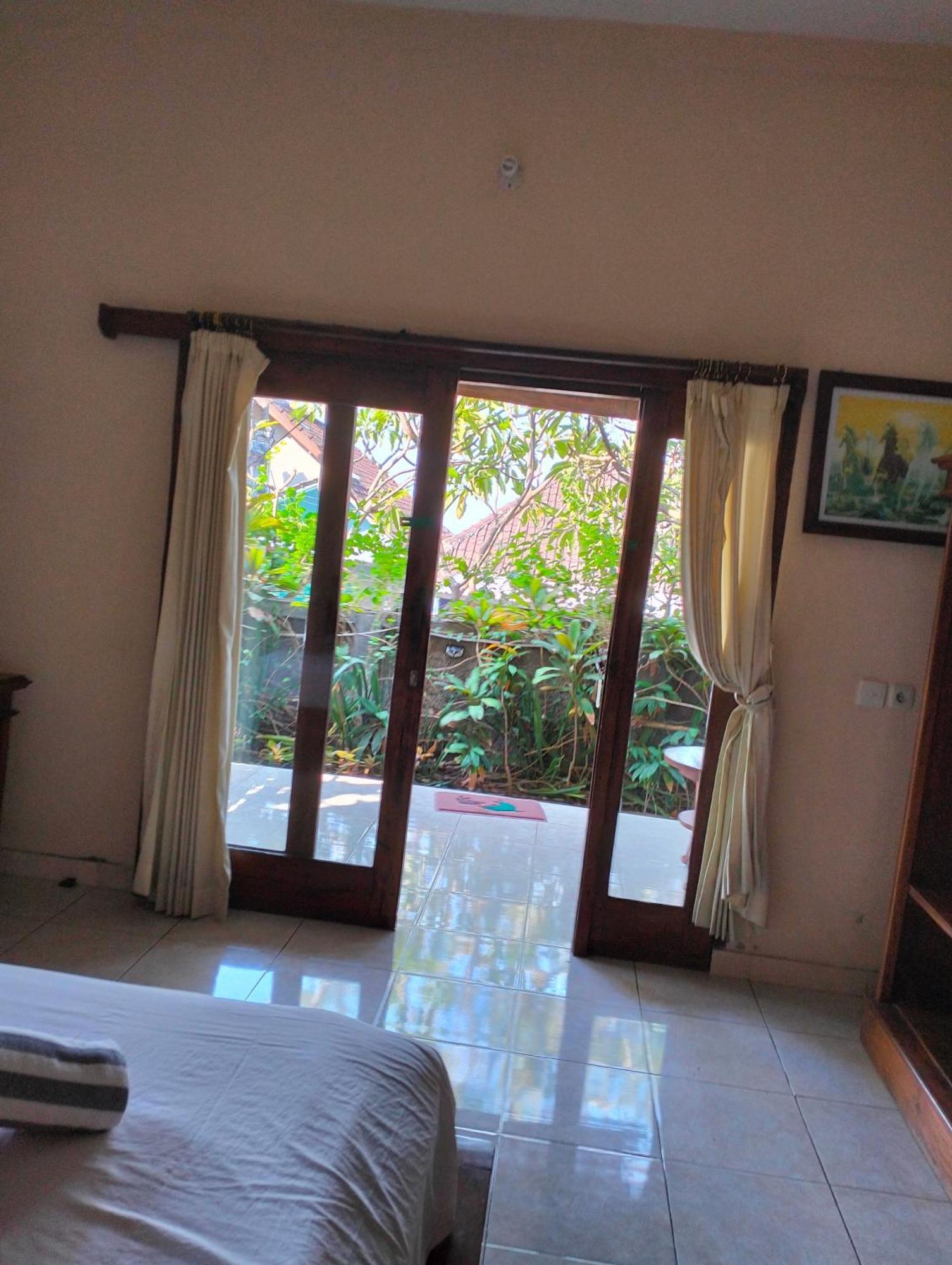 Dharma Yoga Homestay Dan Hostel Амед Экстерьер фото