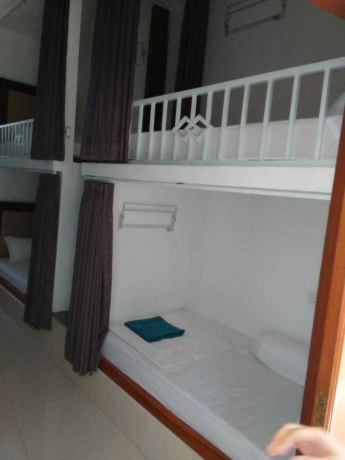 Dharma Yoga Homestay Dan Hostel Амед Экстерьер фото